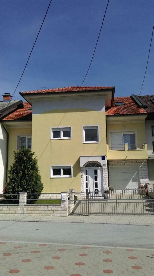 Apartmani Nova Károlyváros Kültér fotó