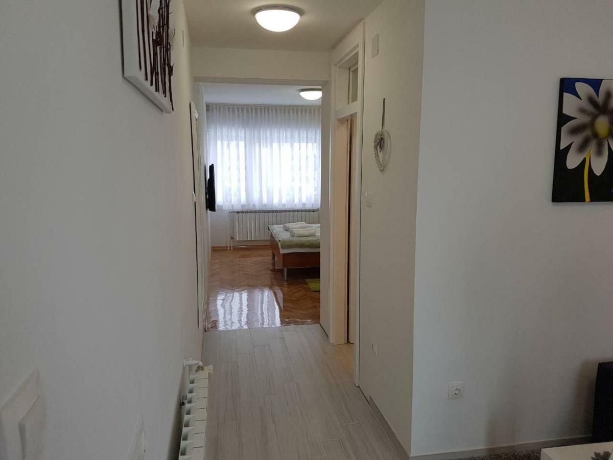 Apartmani Nova Károlyváros Kültér fotó